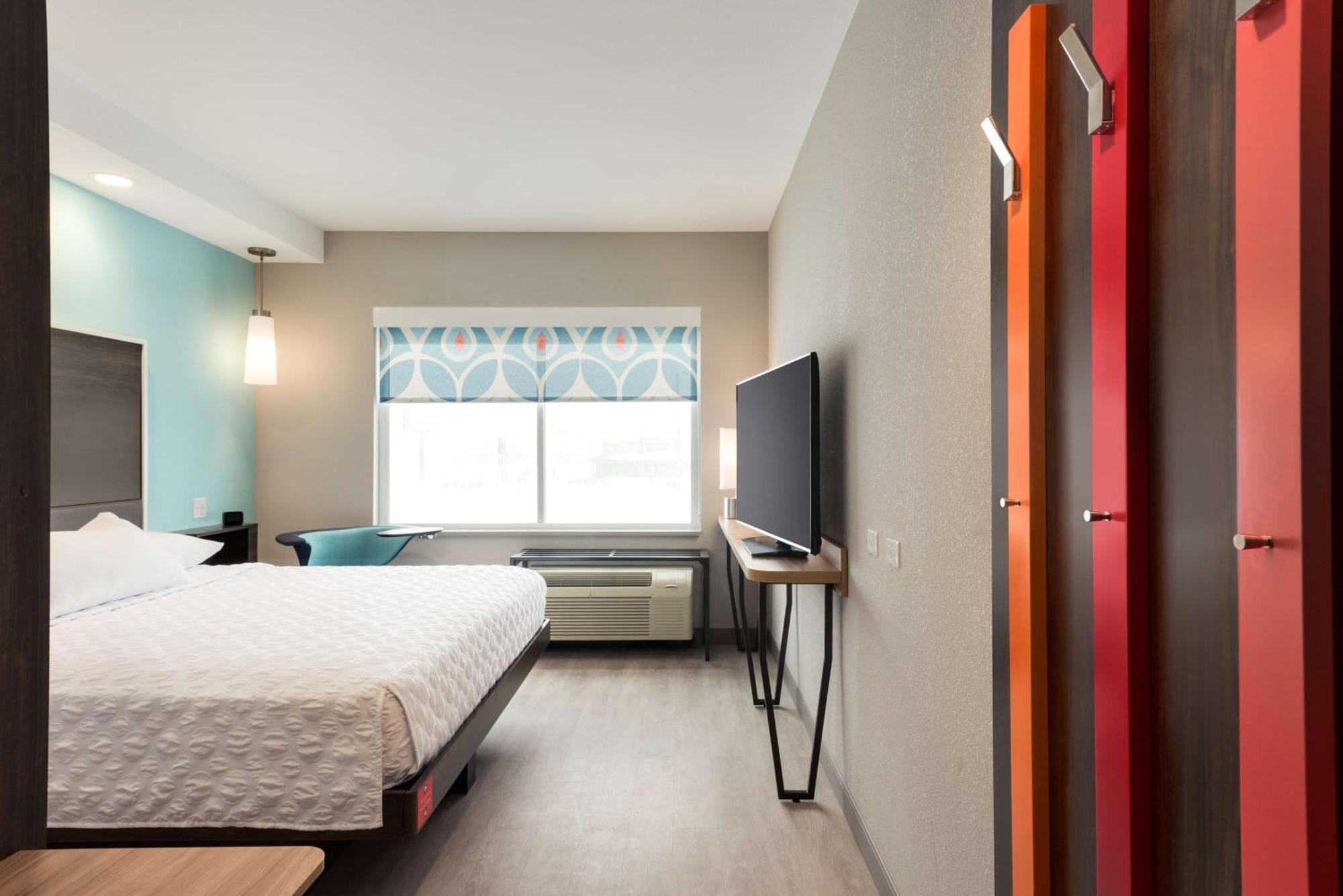 Tru By Hilton Cedar Rapids Westdale Hotel Exterior photo