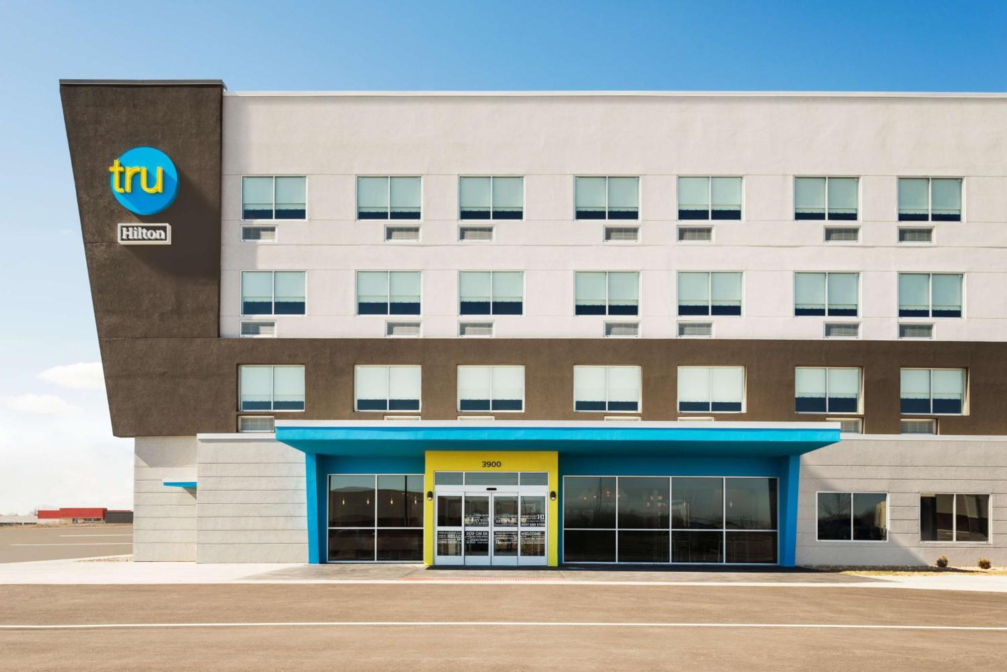 Tru By Hilton Cedar Rapids Westdale Hotel Exterior photo